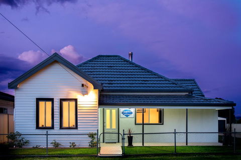 Sapphire Cottage - Accommodation Redcliffe 0