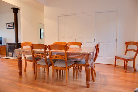 Sapphire Cottage - Accommodation Redcliffe 2