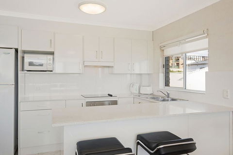 Sapphire Waters Unit 3 - Accommodation Redcliffe 2