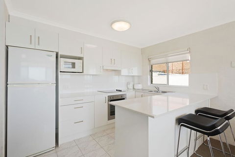Sapphire Waters Unit 3 - Accommodation Redcliffe 1