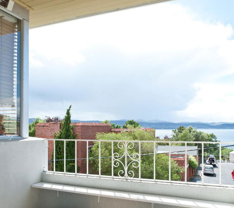 Scarlett's By Salamanca - Accommodation Redcliffe 0