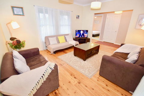 Scenic Cottage Of Katoomba - Accommodation Redcliffe 1