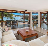 SCHMAN55-WATERFRONT RESORT-STYLE ENTERTAINER - Accommodation Redcliffe
