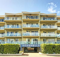 Sea Breeze Luxury Holiday Apartment - Accommodation Redcliffe