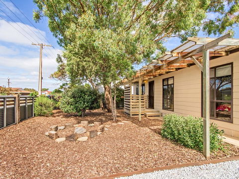 Sea Devine - Accommodation Redcliffe 0
