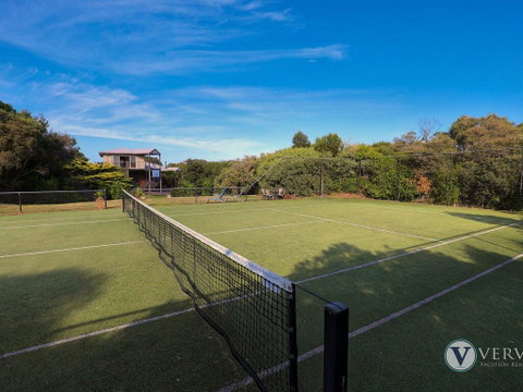 Sea Ranch - Tennis Court And Spa! - Accommodation Redcliffe 2