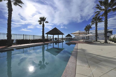 Sea Side 403 - Accommodation Redcliffe 3