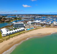 Sea Side Villa 10.1 - Accommodation Redcliffe