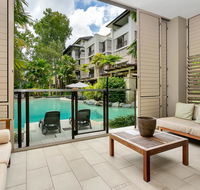 Sea Temple Swim Out Apartment - Accommodation Redcliffe