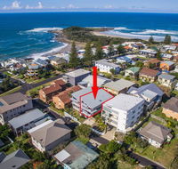 SeaCrest - plunge pool and views - Accommodation Redcliffe