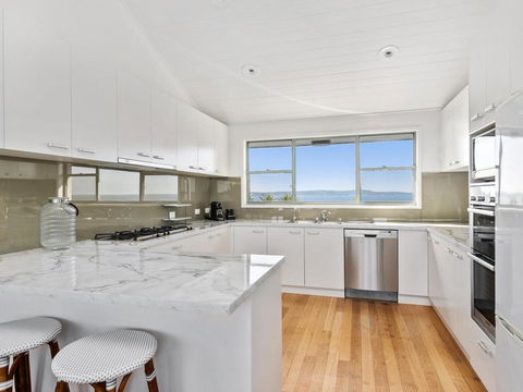Seascape - Accommodation Redcliffe 3