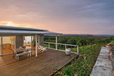 Seascape Scotts Head - Accommodation Redcliffe 0