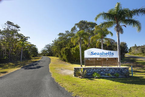 Seashells Beachfront Resort - Accommodation Redcliffe 1