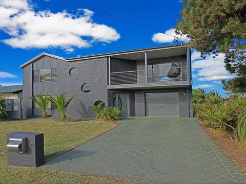 Seaside Escape - At Jones Beach, Swimming Pool - Accommodation Redcliffe 0