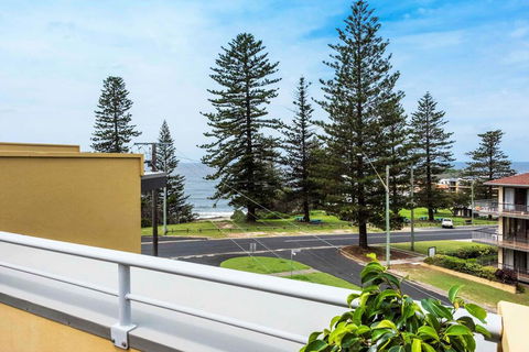 Seaspray 5 - Accommodation Redcliffe 1