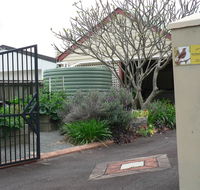 Self-contained 2 bedroom Apartment - Accommodation Redcliffe