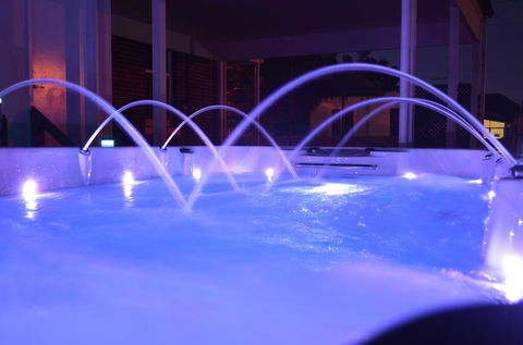 Semaphore Sea Breeze - Family Beach-Heated Pool Holiday - Accommodation Redcliffe 0