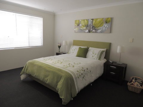Serenity On Murray Waters B&B - Accommodation Redcliffe 0