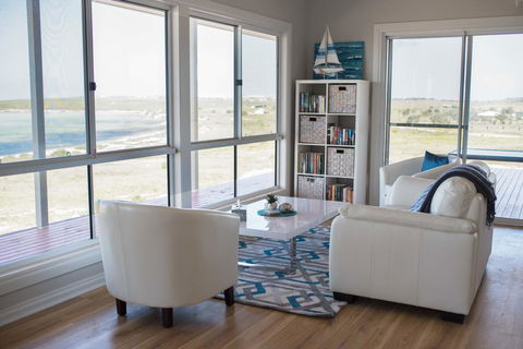 Shades Of Blue Eco Retreat - Accommodation Redcliffe 0