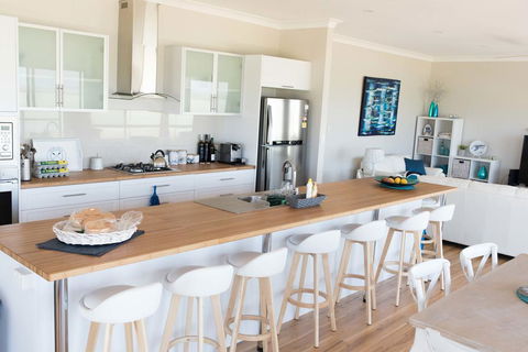 Shades Of Blue Eco Retreat - Accommodation Redcliffe 1