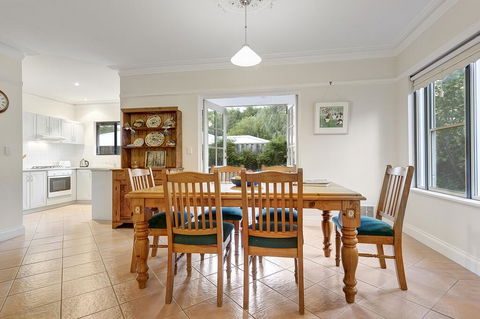 Shady Sheas - Accommodation Redcliffe 1
