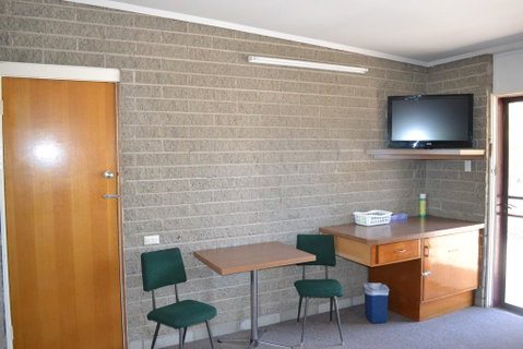 Shamrock Hotel Motel Balranald - Accommodation Redcliffe 3