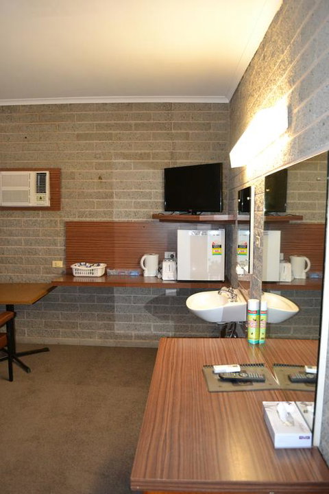 Shamrock Hotel Motel Balranald - Accommodation Redcliffe 1