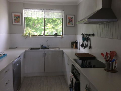 Shanti By The Sea - Accommodation Redcliffe 1
