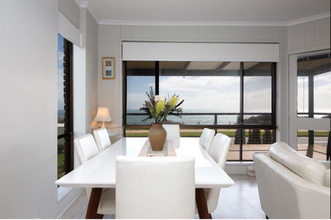 Shanti By The Sea - Accommodation Redcliffe 0