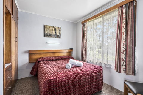 Sharonlee Strahan Villas - Accommodation Redcliffe 1
