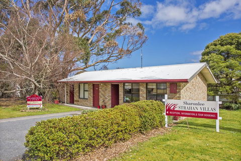 Sharonlee Strahan Villas - Accommodation Redcliffe 3