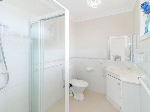 Shellcot - Close To Beach - Free WIFI - Accommodation Redcliffe 3