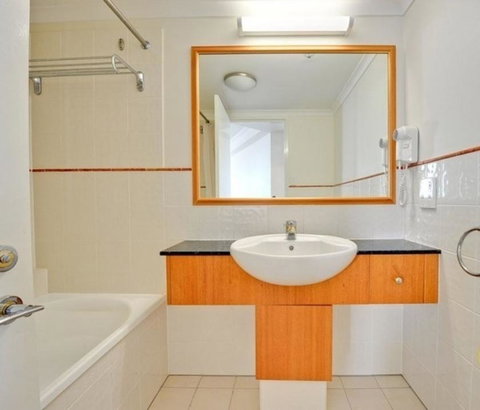Shevlin Apartments - Accommodation Redcliffe 2