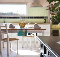 Shillings and Pence - Accommodation Redcliffe