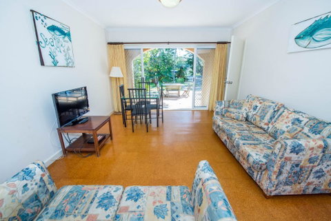 Shoal Bay Avenue, Unit 2/7 - Accommodation Redcliffe 2