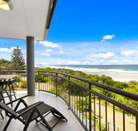 Shoreline Nine Penthouse With Ocean Views - Accommodation Redcliffe
