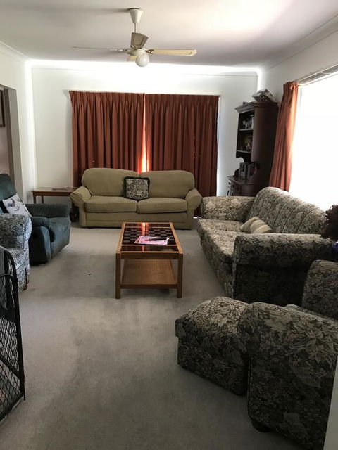 Short Stays At Janines - Accommodation Redcliffe 1