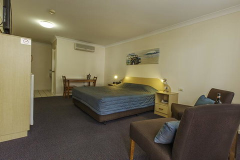 Silo Motor Inn - Accommodation Redcliffe 2