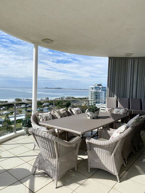 Silver Sapphire On Sixth Penthouse - Accommodation Redcliffe 3