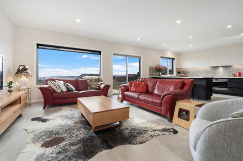 Silverdown - Accommodation Redcliffe 0