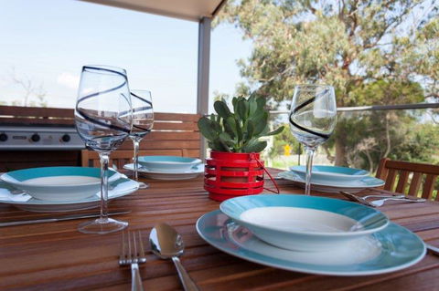 Silversands Beach Cottage - Accommodation Redcliffe 1