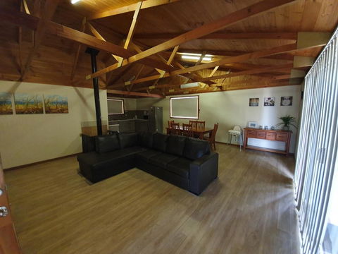 Simo's Place - Accommodation Redcliffe 1