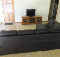 Simo's Place - Accommodation Redcliffe