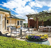 Sinden Park - garden swimming pool rural vistas - Accommodation Redcliffe