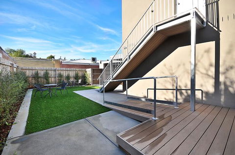 Single Room W/ Private Bathroom In Brunswick! - Accommodation Redcliffe 1