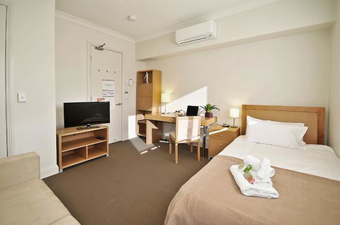 Single Room W/ Private Bathroom In Brunswick! - Accommodation Redcliffe 0