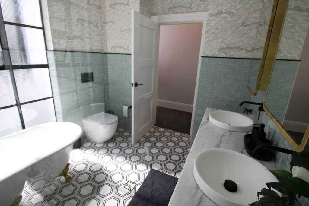 Forest Lodge NSW Accommodation Redcliffe