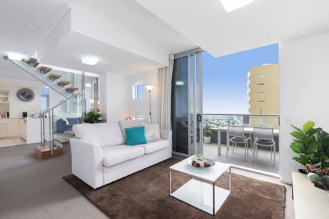 SK1 - Spotless 2BR SkyHome Long Stays Welcome - Accommodation Redcliffe 3