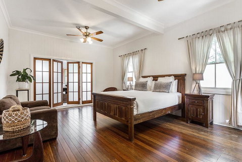Skye Lodge Byron Bay - Walk To Town In 5 Minutes! - Accommodation Redcliffe 1