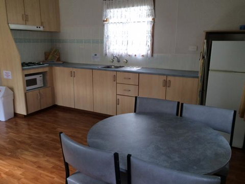 Smugglers Cove Holiday Village - Accommodation Redcliffe 1